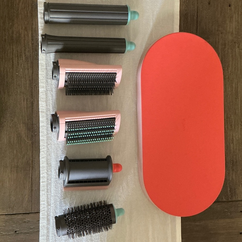Dyson Multi-Styler in Mint & Coral with Matching Case - Picture 3 of 7